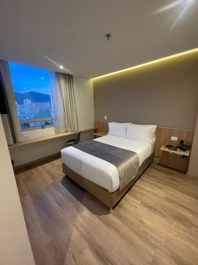 Em Hotel Corferias Embajada Americana Bogotá Exteriör bild