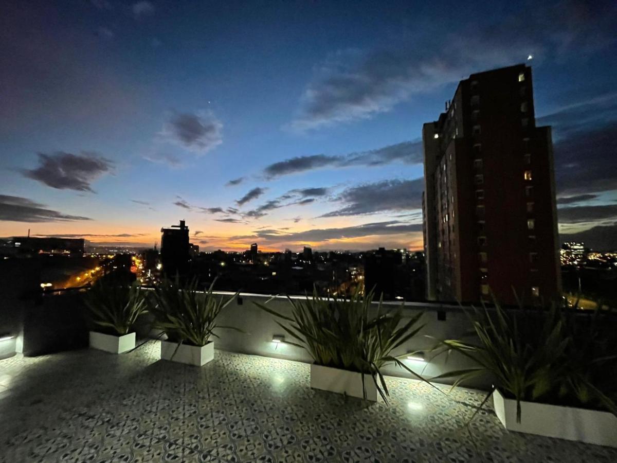 Em Hotel Corferias Embajada Americana Bogotá Exteriör bild