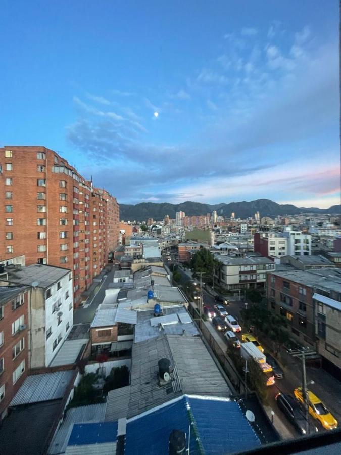 Em Hotel Corferias Embajada Americana Bogotá Exteriör bild