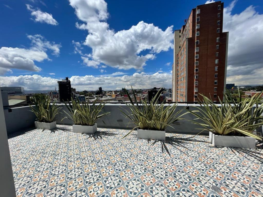 Em Hotel Corferias Embajada Americana Bogotá Exteriör bild